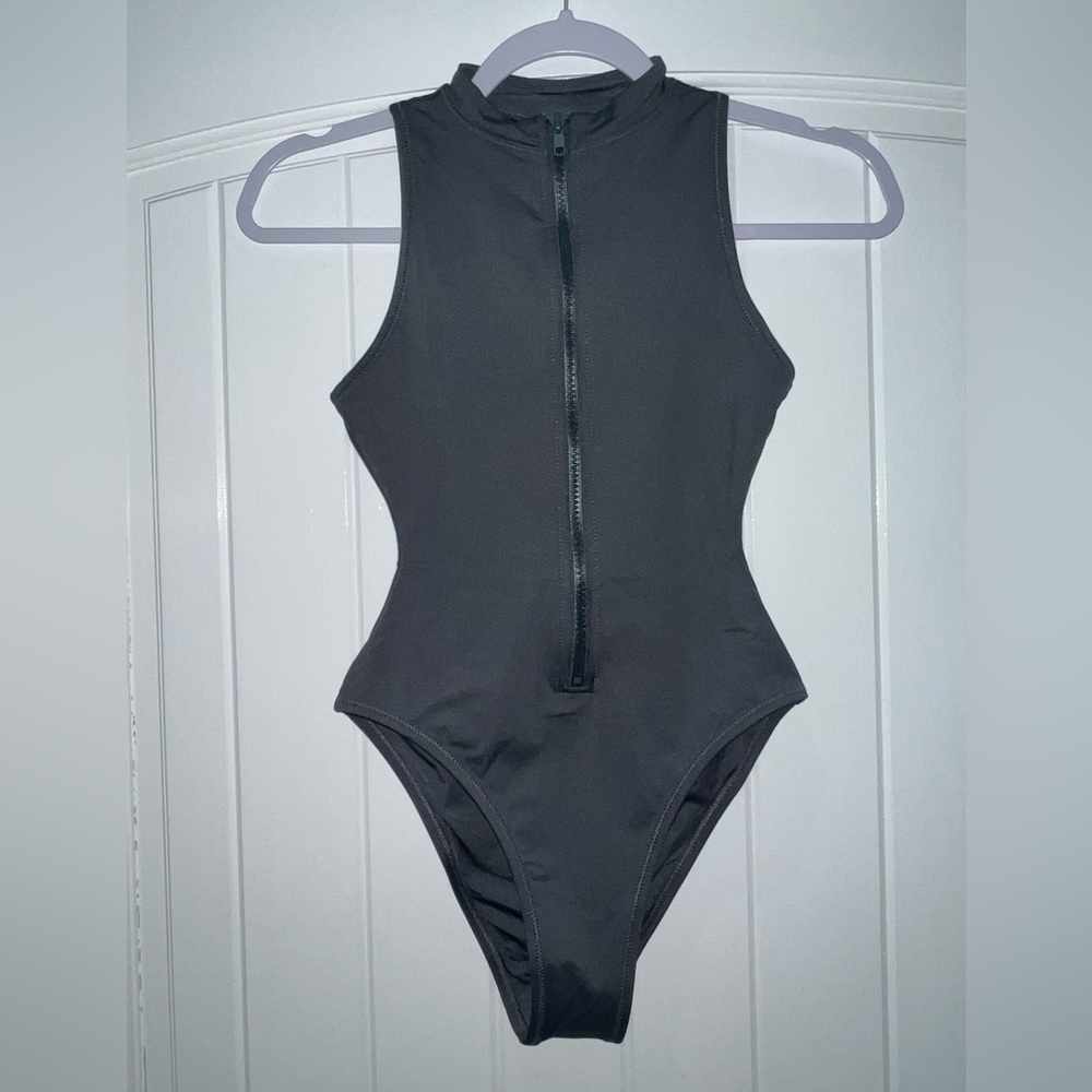 Skims Sleeveless One piece swimsuit
